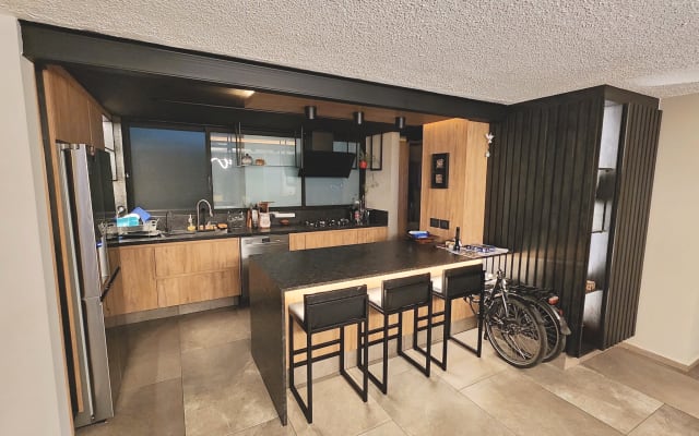 Warm space to stay in the heart of the city.