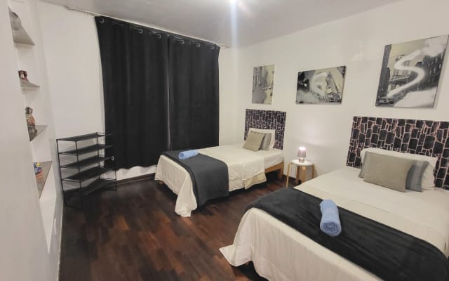 Quarto privado num apartamento espaçoso. - Foto 2