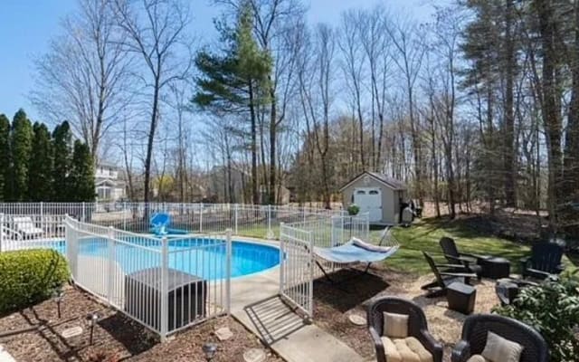 3 Oakhurst Court, Clifton Park, NY 12065