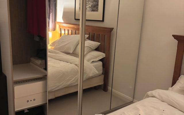 Double bedroom in Islington (N1).Close to all shops etc