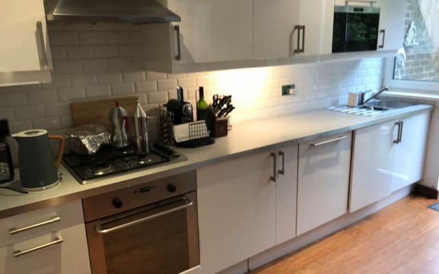 Double bedroom in Islington (N1).Close to all shops etc