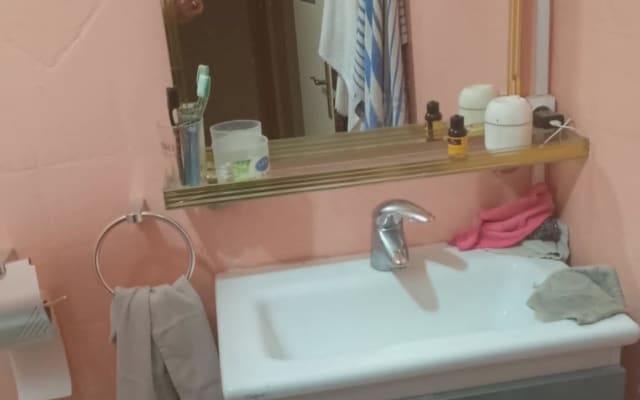 grande chambre  pour une a trois personnes linge de toilette fourni