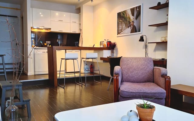 i'zaz homes, live like a hip local, (3rd floor, w/balcony)