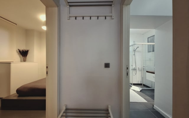 i'zaz homes, live like a hip local (2nd floor, w/alcove) - Picture 11