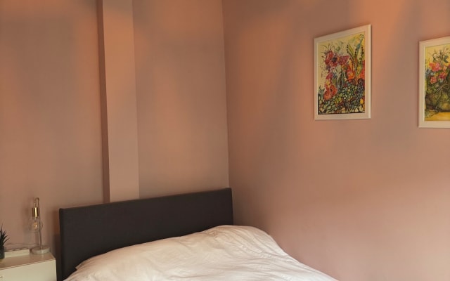 Kel's listing on misterb&b - BEDROOM