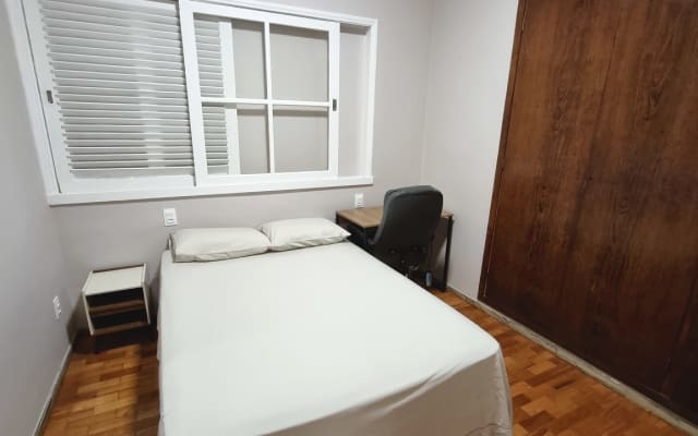 Quarto com banheiro privativo na melhor localização de BH!