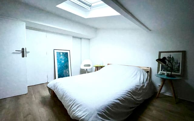Quarto agradável no centro da cidade