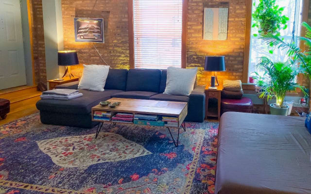 GRANDE CHAMBRE PRIVÉE ! PROPRE ET AMICAL SUR LA ROUTE DE LA PARADE DE...