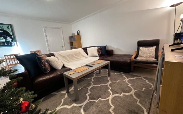 Akoji's listing on misterb&b - Cozy spacious common area