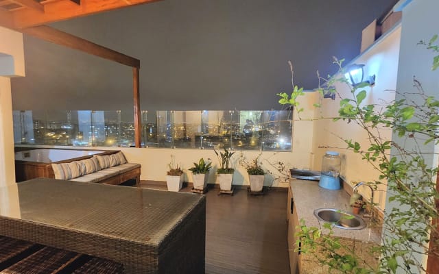 Modernes Duplex mit privater Terrasse