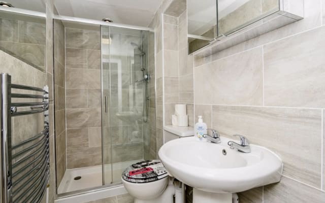 Gorgeous 1st floor one bed apartment  - Picture 21