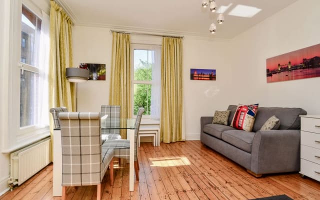 Gorgeous 1st floor one bed apartment  - Picture 25