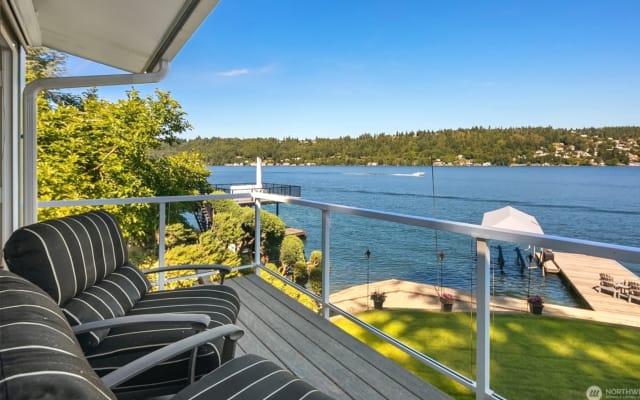 Private studio on Lake Sammamish