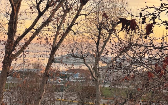 The apartment is duplex and has sea view.