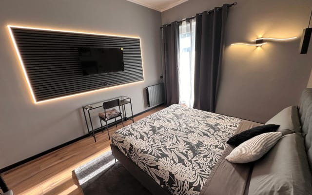 Elegant Room in Trastevere - The Black Palm
