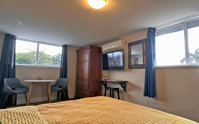 Heart of Wilton Manors - Studio w/Private Entry & Pool Access