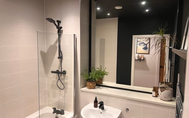 Doppelzimmer mit eigenem Bad in Ancoats, MCR Centre