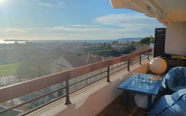 Apartamento com grande terraço no Maciço de l'Etoile em Marselha.