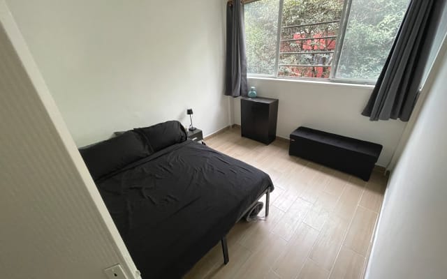 Camera in appartamento condiviso da transman