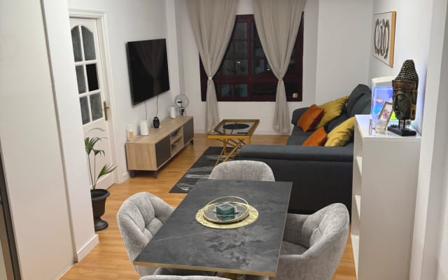 Room in the center of Vecindario. - copy 01