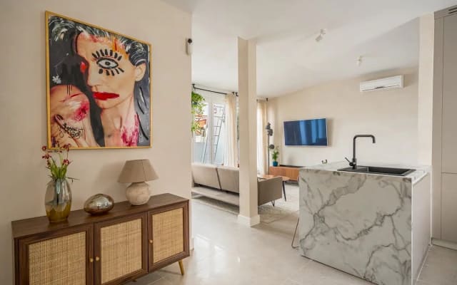 Madrid Minimal and Luminous