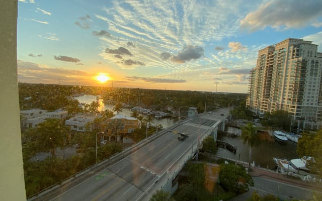 Beautiful Apt in DT FT LAUDERDALE Stunning views of Nu River
 - Picture 7