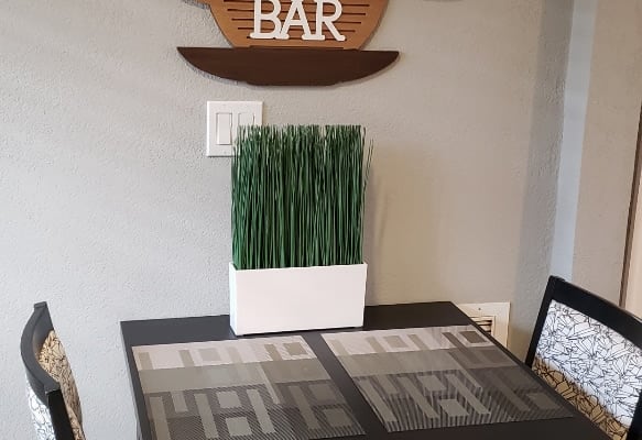 Chris and Patrick's listing on misterb&b - Kitchen table
