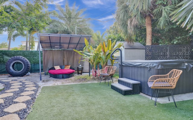 SexyVibe1/heat pool/private room &entrance/Cloth optional - Picture 9