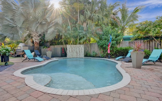 Sexy Vibe3/POOL SIDE/heat pool/private room& entrance /clothing opt - Picture 14