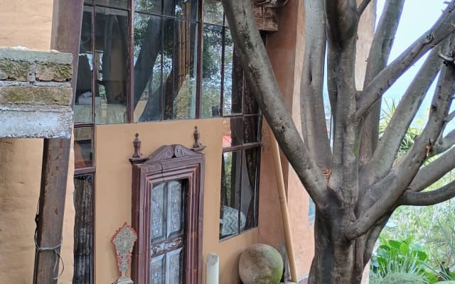 Loft acogedor en zona semi rural, decorado con arte original.