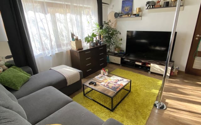 Ground floor, quite place in a green zone, 15-20mins to city center