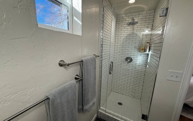 Suite élégante dans un quartier accueillant pour les LGBTQ - Photo 9