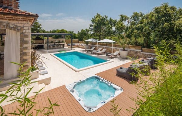 Luxuriöse Villa in Istrien mit Pool