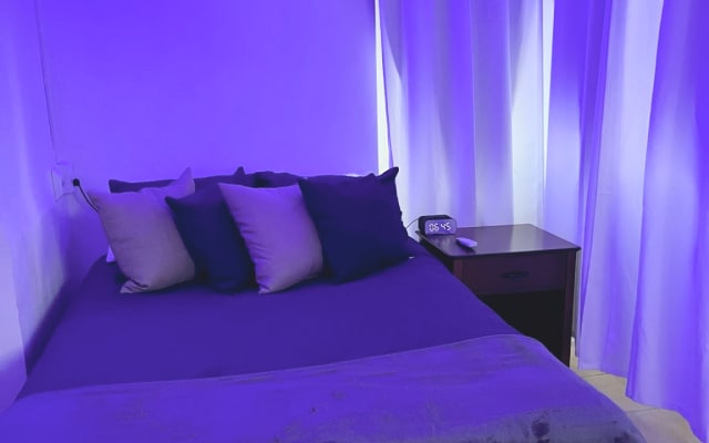La Puerta Blanca #4 - Large 2 br stumbling distance from bars/clubs - Picture 10