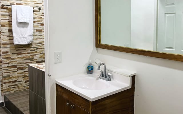 La Puerta Blanca #4 - Large 2 br stumbling distance from bars/clubs - Picture 7