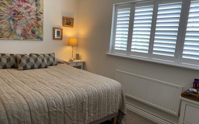 Lovely home in north Cardiff. - room with private lovely bathroom