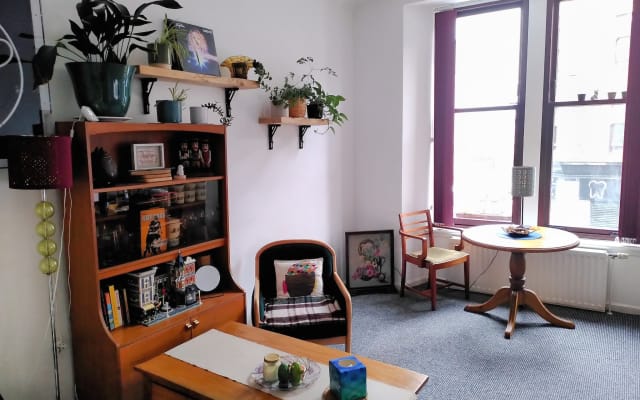 Lovely double bedroom in a spacious tenement flat
