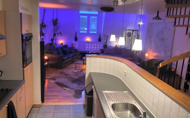 Large double room across the gay street.  - Picture 8