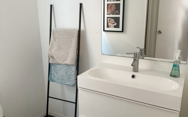 Gay Dads Guesthouse in the Heart of WeHo - Picture 7