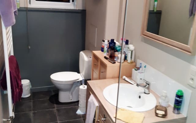 habitación amueblada en piso compartido para 3 o 4 hombres. Cuarto de...