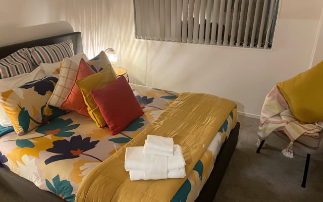 Moderno 2BR Gay-Friendly Getaway - Privato & Chic