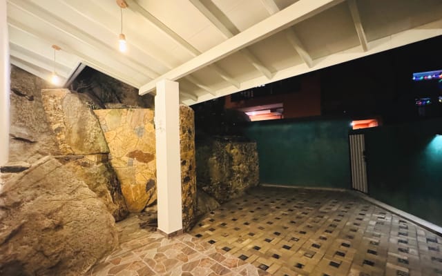 Bungalow Rock Face
