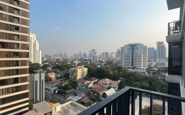 Condomínio em Thonglor, piscina no telhado (varanda privada, gatos, nudez permitida) - Foto 10