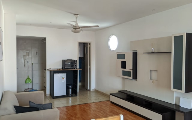 Spacious and luminous apartment in medical school