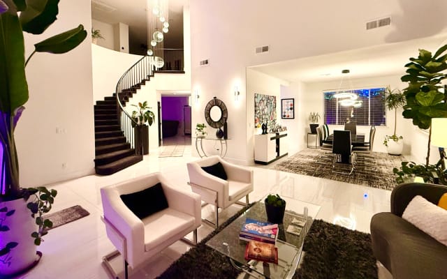 HOME SHARE IN THE CITY CENTER