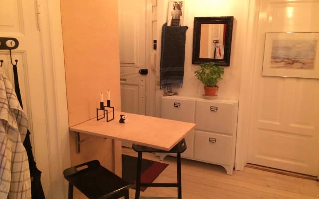 Quarto partilhado num apartamento agradável e acolhedor. Boa localização...