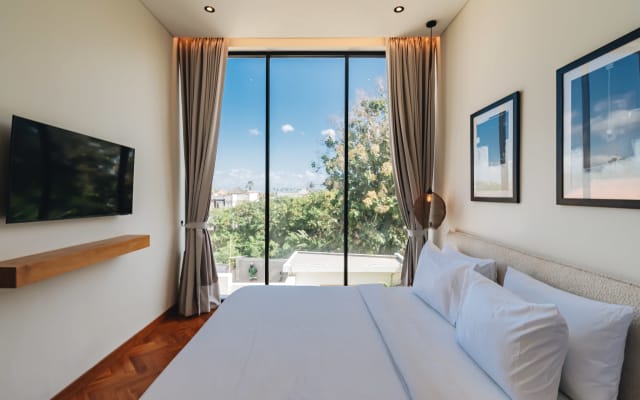 Luxury 2BR Pool Villa in Batu Bolong, 5mins Beach