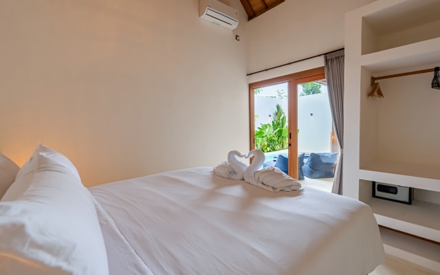 Tropische 1BR Pool Villa, Nähe Bingin Beach