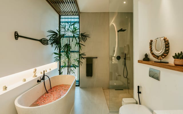 Luxuriöse schicke 3-Schlafzimmer-Villa mit Pool in Canggu