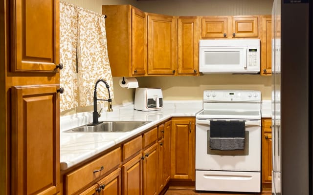Lake House Retreat w/ Hot Tub & Stunning Lake Views - Pet Friendly